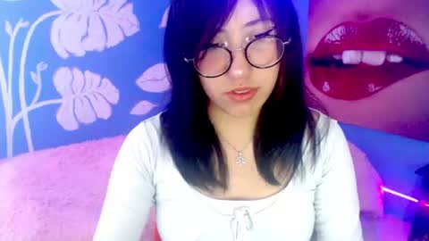 Snapshot of cloud_eli chatting on 06/17/26, 11:23 Elizabeth online show from 06/17/26, 11:23