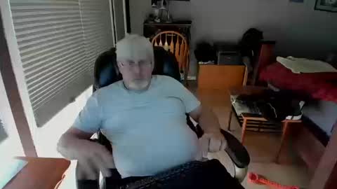 cloudalert62 online show from 10/13/25, 10:10