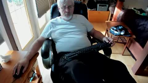 cloudalert62 online show from 11/02/25, 06:43