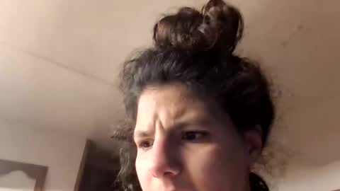 Snapshot of cloudybxtch69 chatting on 03/16/26, 05:13 cloudybxtch69 online show from 03/16/26, 05:13