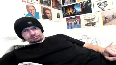 cloudyystarr666 online show from 11/11/25, 10:04