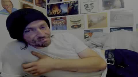 cloudyystarr666 online show from 01/10/26, 07:21