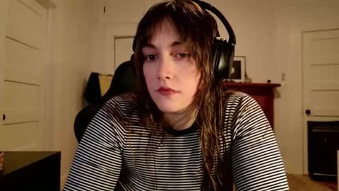 Snapshot of clover_tully chatting on 02/17/26, 06:10 Clover online show from 02/17/26, 06:10