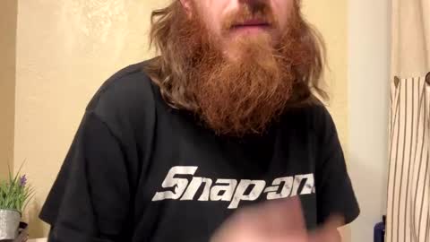 Snapshot of cloverboy1988 chatting on 01/17/25, 11:59 cloverboy1988 online show from 01/17/25, 11:59