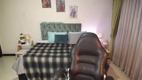 emely dolce online show from 12/31/24, 04:49