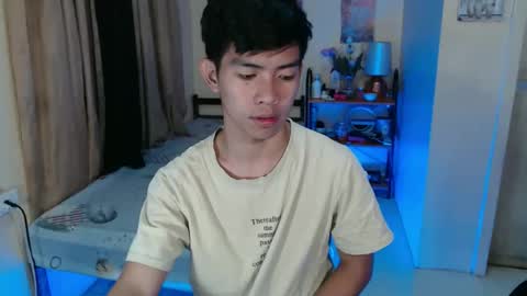 clyde_twinkx online show from 04/03/26, 08:18