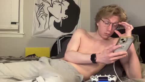 Snapshot of clydeaustin chatting on 12/08/24, 04:04 Clyde Austin online show from 12/08/24, 04:04