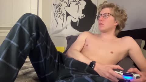 Snapshot of clydeaustin chatting on 12/26/24, 03:59 Clyde Austin online show from 12/26/24, 03:59