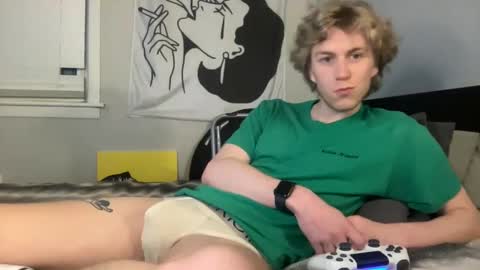 Snapshot of clydeaustin chatting on 01/14/25, 03:11 Clyde Austin online show from 01/14/25, 03:11