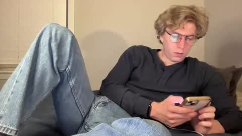 Snapshot of clydeaustin chatting on 10/03/25, 02:30 Clyde Austin online show from 10/03/25, 02:30