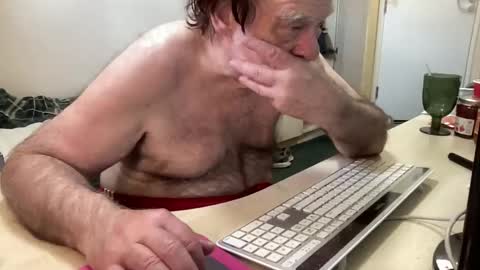 Snapshot of coach_karl chatting on 05/11/26, 11:05 Coach Karl Porn Star Tip me all the way to my next trip online show from 05/11/26, 11:05