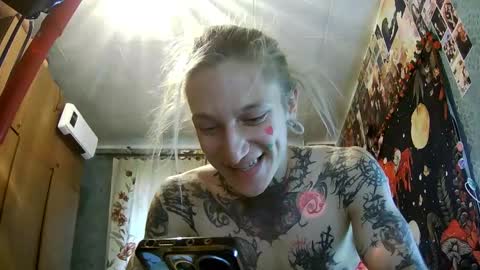 Snapshot of coastal_elf chatting on 10/21/25, 08:37 Elf online show from 10/21/25, 08:37