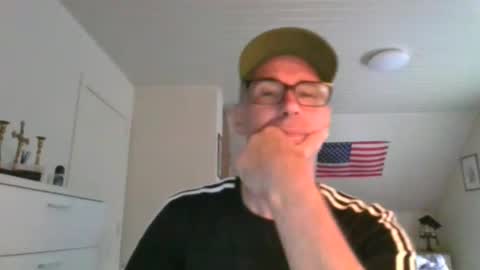 Snapshot of cobra009 chatting on 09/11/25, 12:38 cobra online show from 09/11/25, 12:38