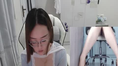 Snapshot of coco_coo chatting on 07/05/26, 03:02 coco online show from 07/05/26, 03:02