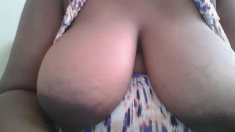 Snapshot of coco_vibes chatting on 04/28/26, 10:20 Zuri online show from 04/28/26, 10:20