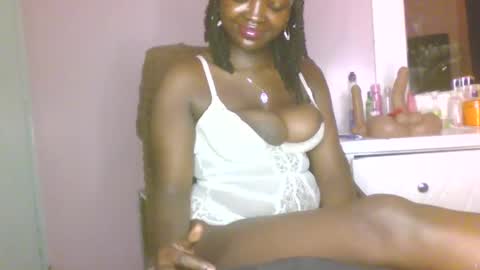 Snapshot of cocoalush_20 chatting on 05/05/26, 05:54 CocoaLush 20 online show from 05/05/26, 05:54
