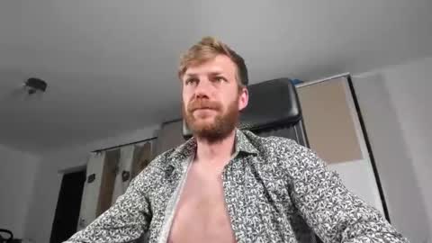 Snapshot of cocojambo04 chatting on 05/22/26, 08:47 Nicholas online show from 05/22/26, 08:47