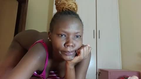 Mila independent model online show from 01/09/26, 07:33