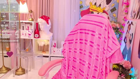 Mia online show from 12/19/24, 03:29