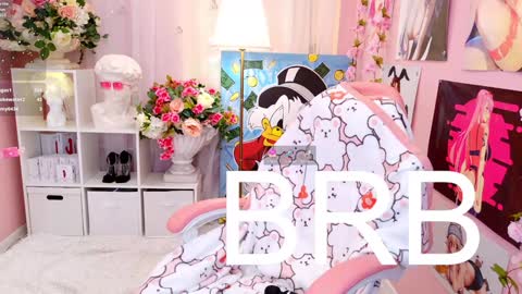 Mia online show from 01/09/25, 12:03