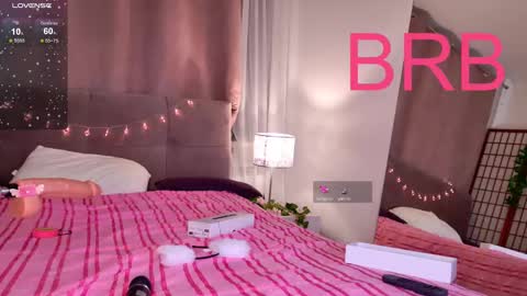 Mia online show from 03/02/25, 03:24