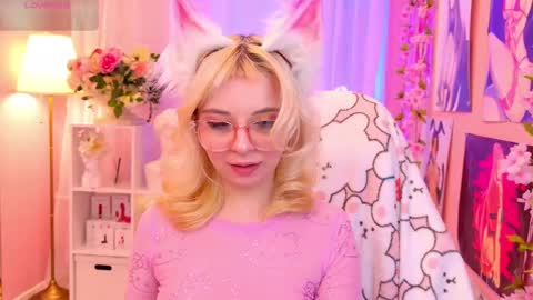 Mia online show from 03/08/25, 09:08