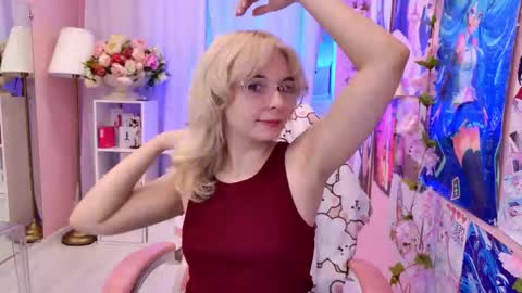 Mia online show from 09/10/25, 03:45