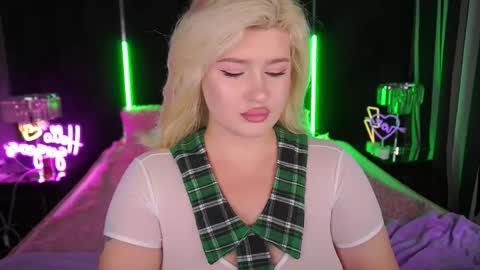 onlyfans amyleyy online show from 10/18/25, 07:20