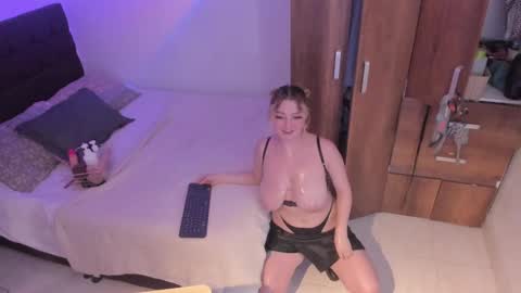 cocovolkovva online show from 02/21/25, 07:43