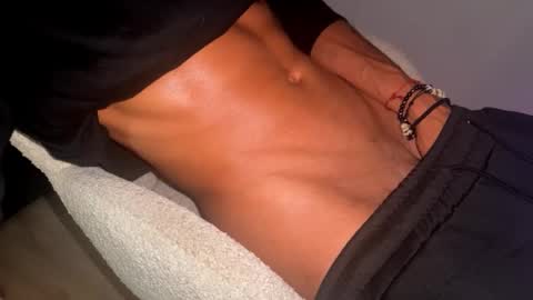 Snapshot of coitzzz chatting on 10/08/25, 08:01 coitzzz online show from 10/08/25, 08:01