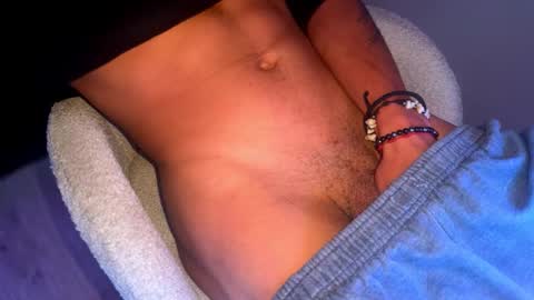 Snapshot of coitzzz chatting on 10/19/25, 06:47 coitzzz online show from 10/19/25, 06:47