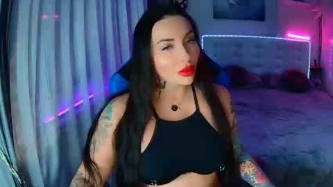 Ur goddess Nikki online show from 12/17/25, 10:32