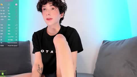 Snapshot of colestorm chatting on 10/14/25, 08:53 COLE online show from 10/14/25, 08:53