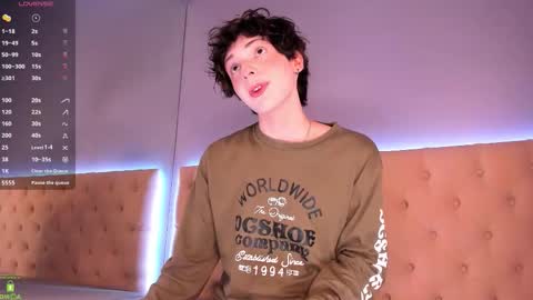 Snapshot of colestorm chatting on 10/25/25, 08:47 COLE online show from 10/25/25, 08:47