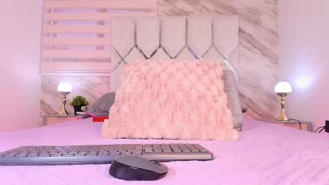 colett online show from 11/25/25, 11:54