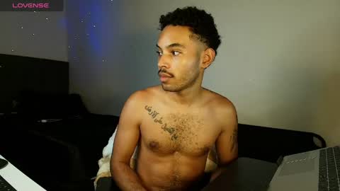 Snapshot of colinlatinbrown chatting on 04/19/26, 06:10 IG online show from 04/19/26, 06:10
