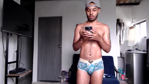 Snapshot of colinlatinbrown chatting on 05/06/26, 12:10 IG online show from 05/06/26, 12:10