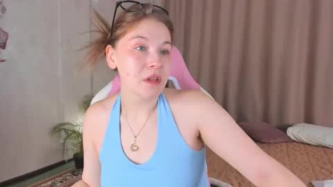 Collen Mon Tue Wed Thu Fri GMT 3 0300am - 0900am  online show from 10/23/25, 05:01