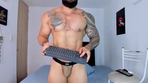 college_muscle_ass online show from 03/27/26, 09:53