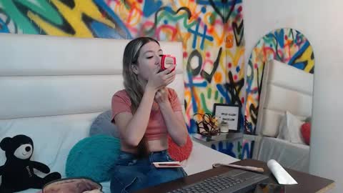 Snapshot of collins_aria chatting on 01/18/26, 11:58 valentina online show from 01/18/26, 11:58