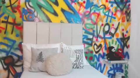 Snapshot of collins_aria chatting on 02/18/26, 02:02 valentina online show from 02/18/26, 02:02