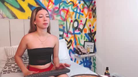 Snapshot of collins_aria chatting on 02/19/26, 12:01 valentina online show from 02/19/26, 12:01