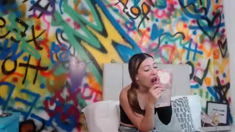 Snapshot of collins_aria chatting on 02/20/26, 11:32 valentina online show from 02/20/26, 11:32