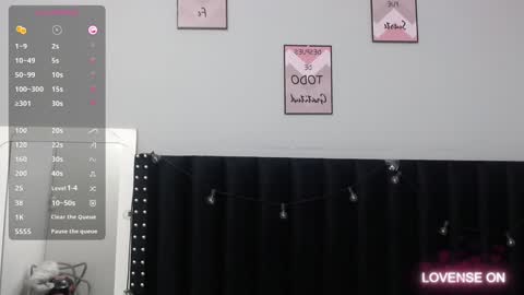 Snapshot of colombia_mommy_ chatting on 12/16/24, 12:27  GRETCHEN  online show from 12/16/24, 12:27