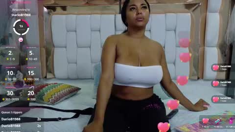 Snapshot of colombia_mommy_ chatting on 10/12/25, 12:04  GRETCHEN  online show from 10/12/25, 12:04