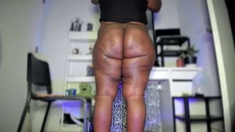 Noni online show from 09/09/25, 01:38