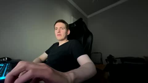 coltongh23 online show from 10/30/25, 03:02