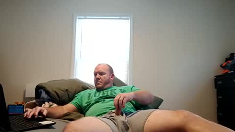 Snapshot of comegetmeinthemorning chatting on 01/11/25, 07:05 comegetmeinthemorning online show from 01/11/25, 07:05