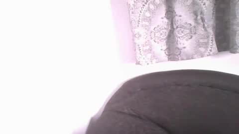 Snapshot of comicalcara chatting on 03/10/25, 06:16 Cara online show from 03/10/25, 06:16