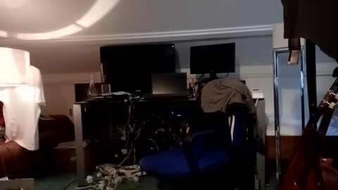 Snapshot of comingtocum chatting on 11/19/25, 11:32 comingtocum online show from 11/19/25, 11:32